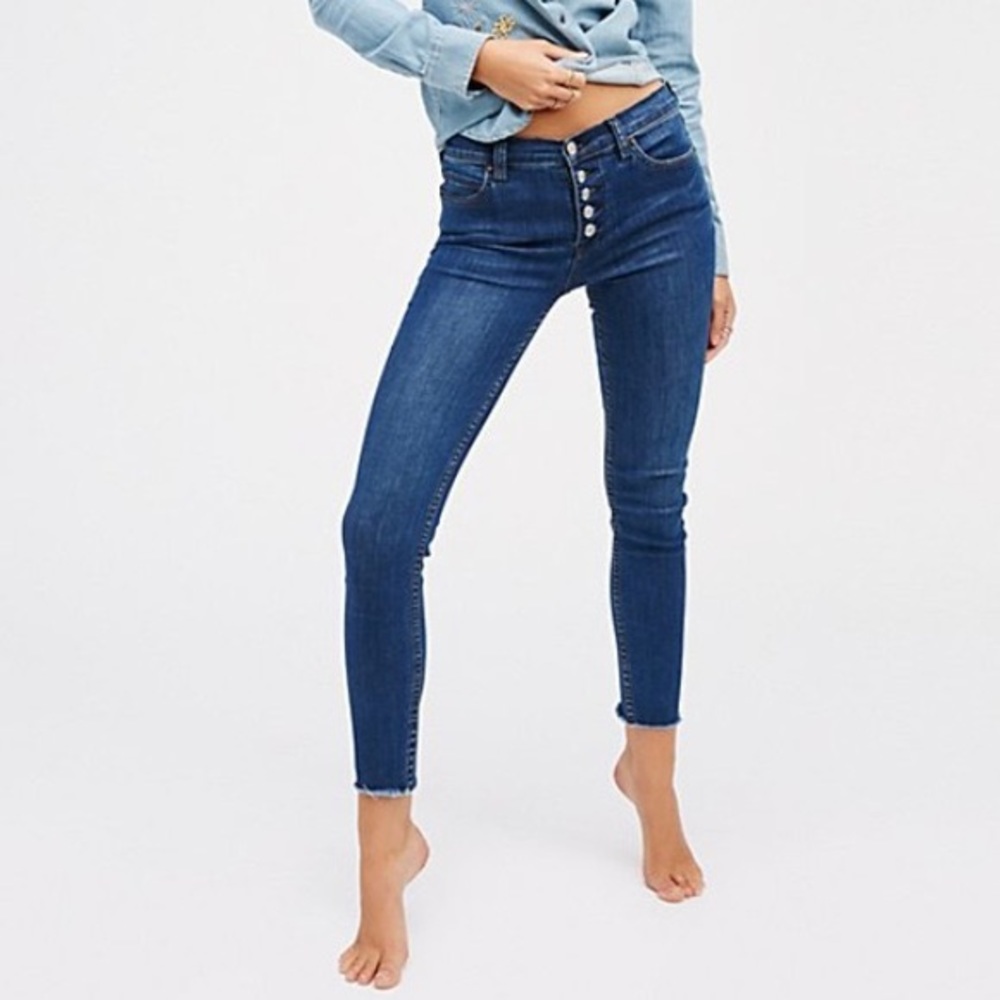 FREE PEOPLE Reagan Raw-Hem Skinny Jeans Dark Wash